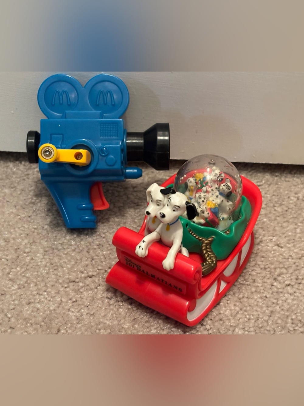 Vintage Disney 101 Dalmatians Snow Globe Sleigh McDonalds Makin Movies Camera